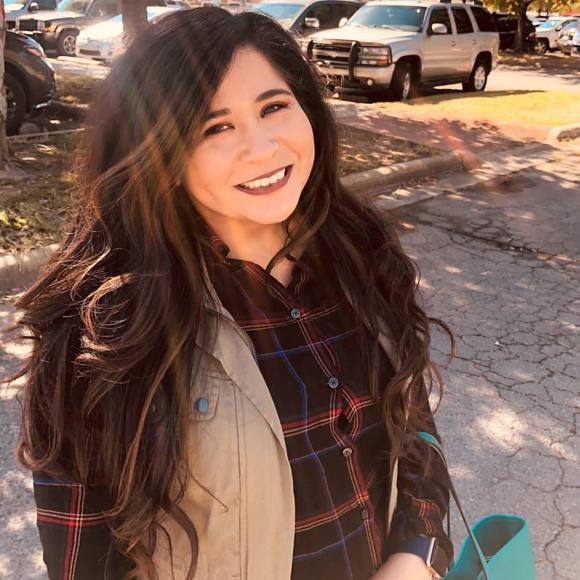 Meet your Posher, Gaby - Picture 1 of 1